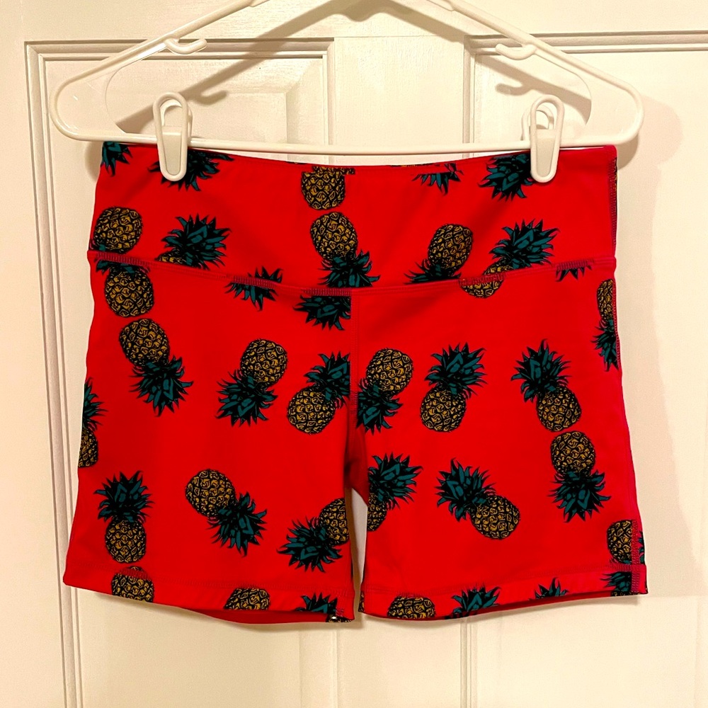 IAB MFG No Ride Size Medium Pineapple Shorts